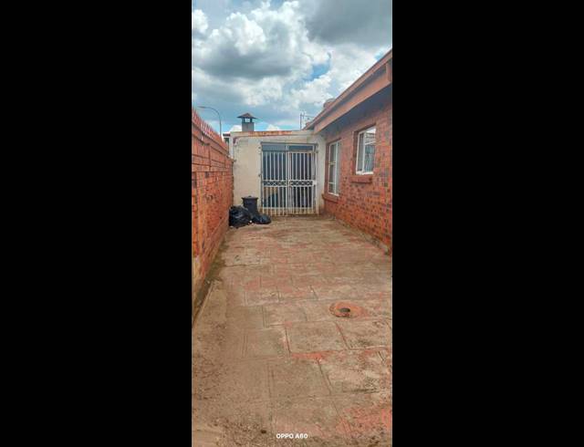 3 BEDROOM HOUSE FOR SALE IN TOKOZA